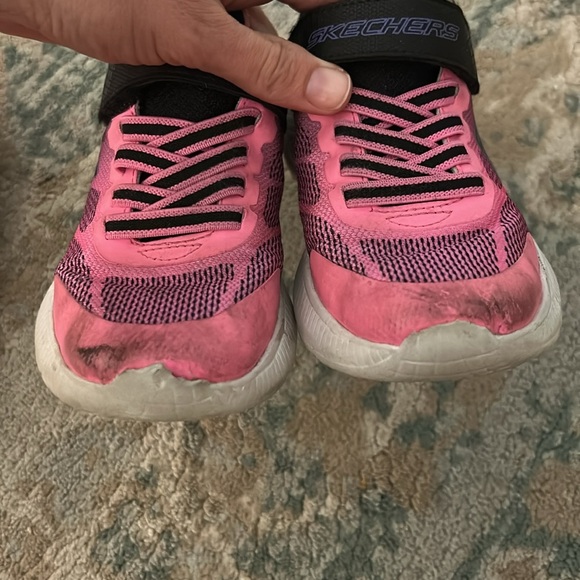 Lot of 2 sneakers LILO & stitch and Skechers Kids' Pink and Black Sneakers - Picture 9 of 15